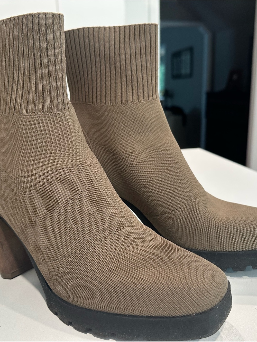 Eileen Fisher Size 8 Sock Boot Ankle Booties in Olive/Taupe